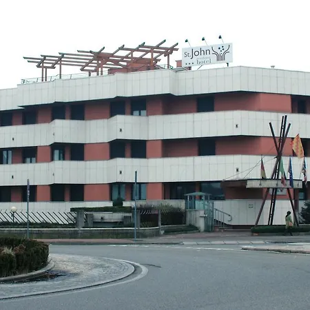 Hotel apartamentowy St John Desio